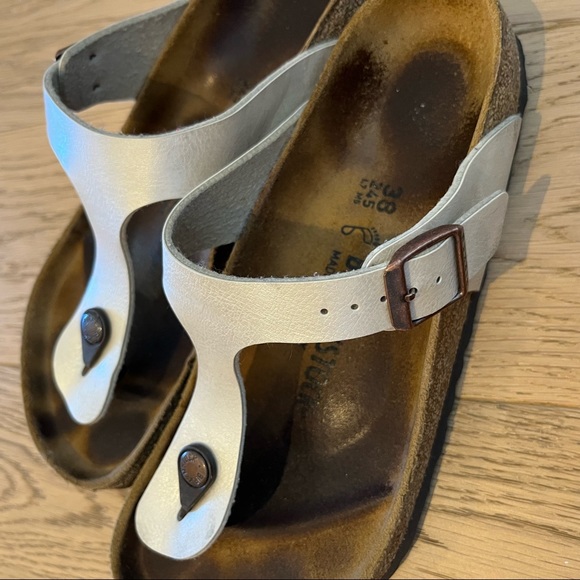 Birkenstock Gizeh Pearl Leather Sandal - Picture 13 of 14